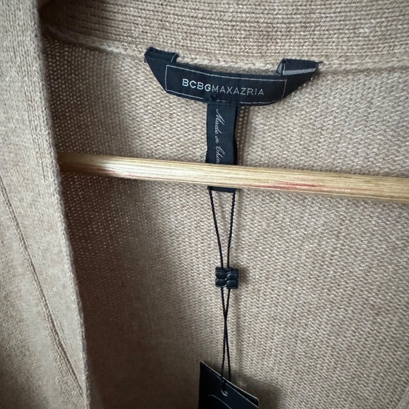 NWT Cropped BCBG Fringe Cardigan - Size M - Picture 2 of 6